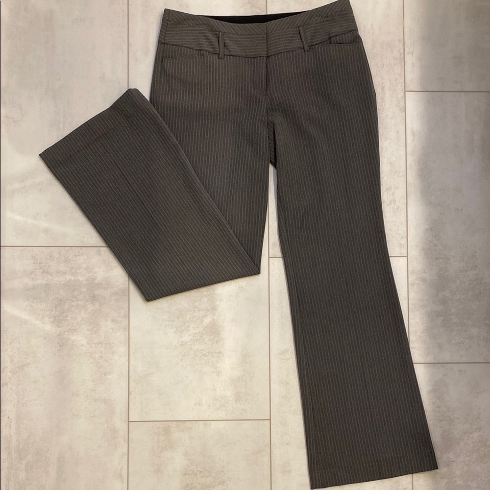 Express Women's Gray Pinstripe Pants